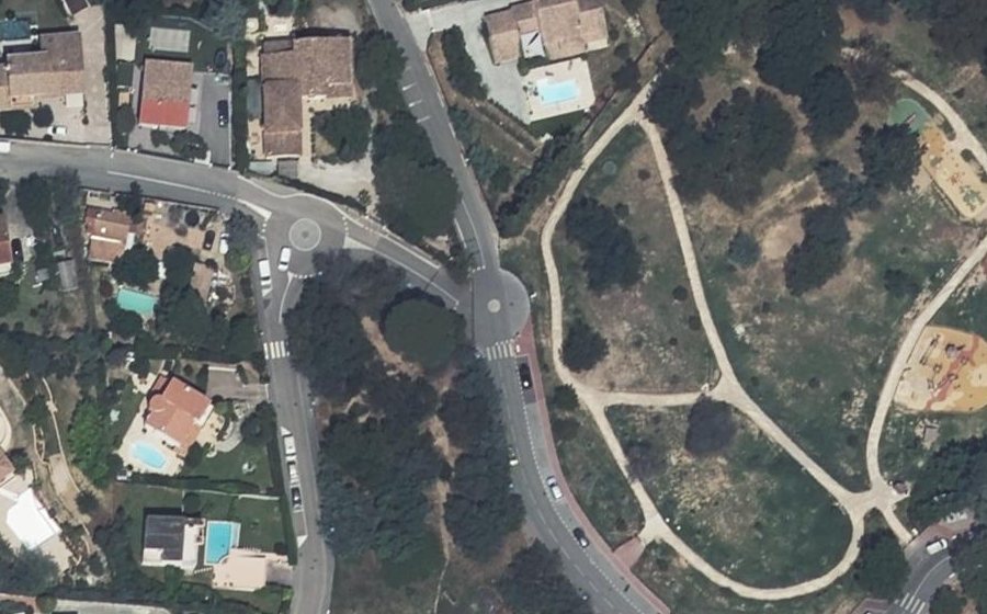 Vue aérienne du Rond-point anonyme n°1019740329