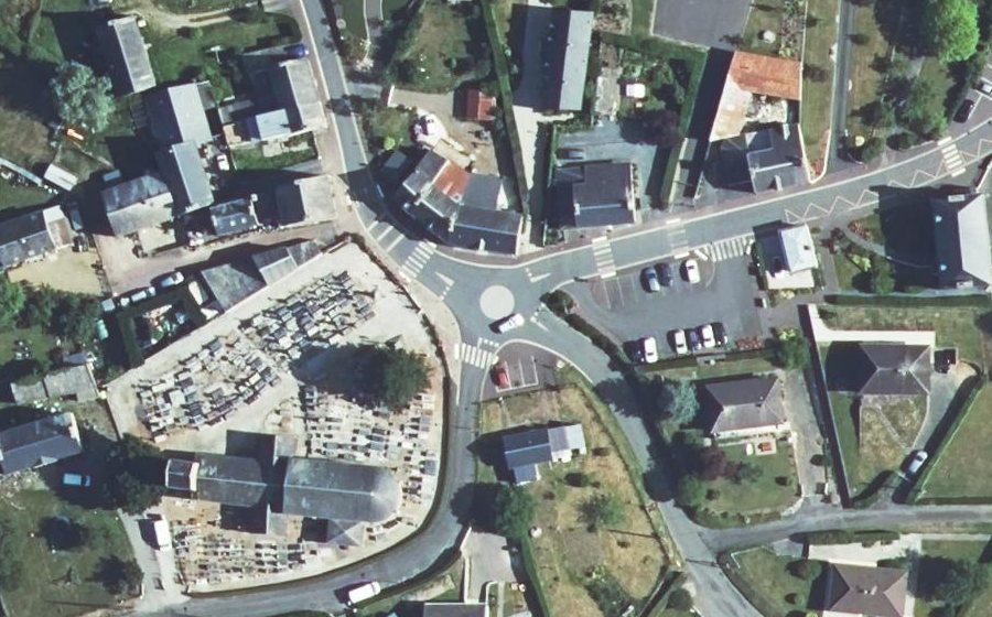 Vue aérienne du Mini-giratoire n°1990655361