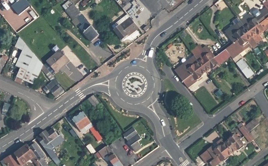 Vue aérienne du Rond-point anonyme n°102014827
