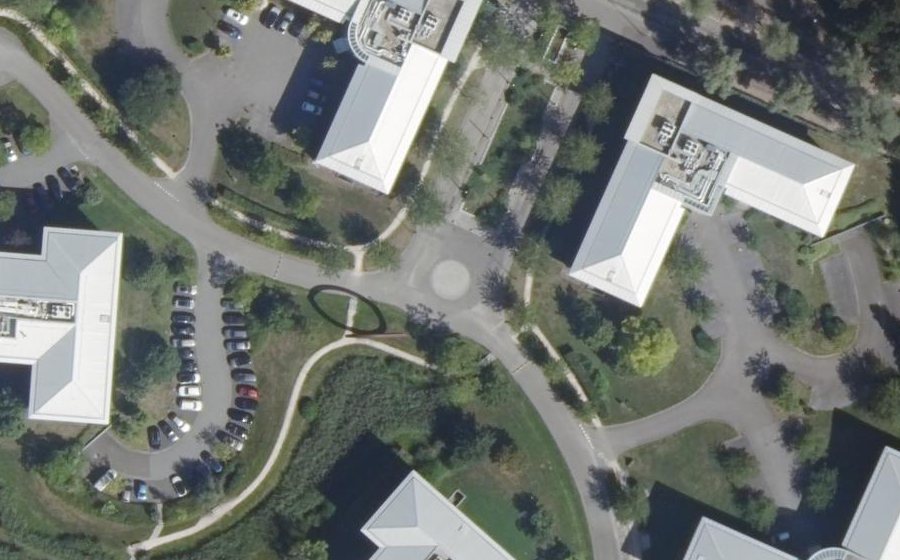 Vue aérienne du Rond-point anonyme n°1020289495