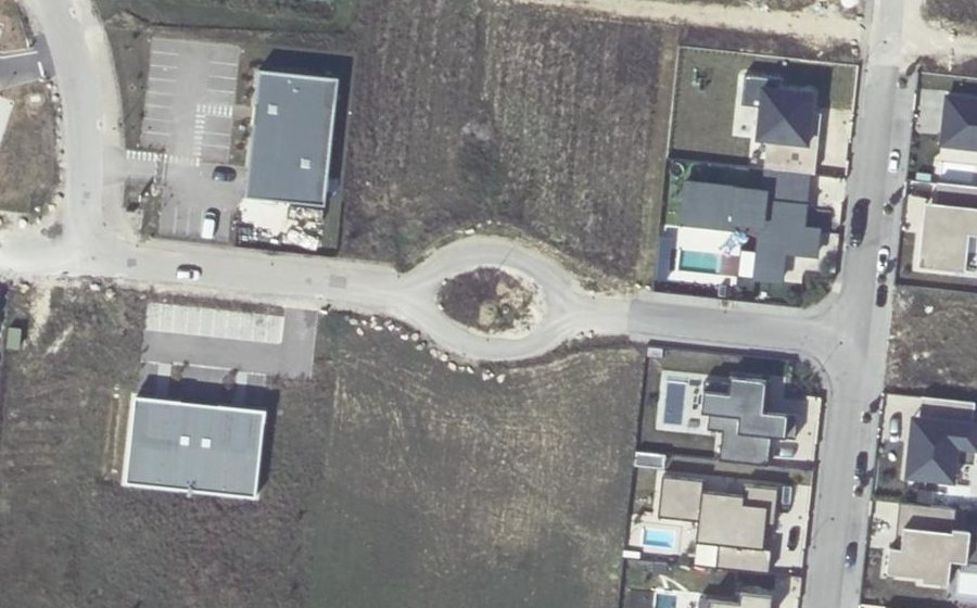 Vue aérienne du Rond-point anonyme n°1020611631