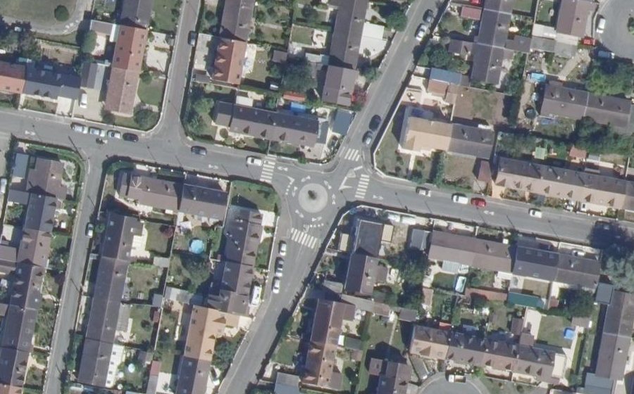 Vue aérienne du Rond-point anonyme n°102067762