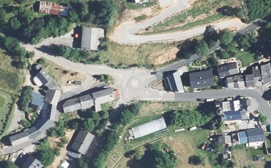 Vue aérienne du Rond-point anonyme n°1020865684