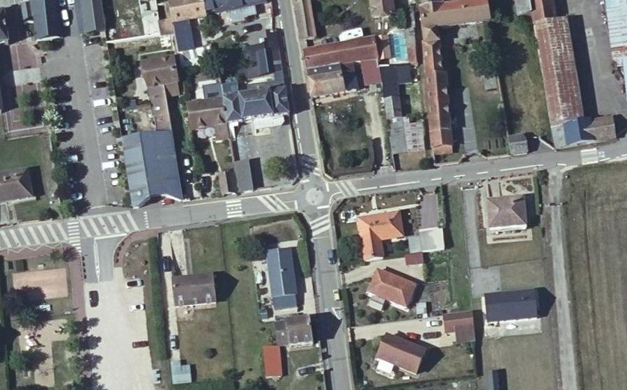Vue aérienne du Mini-giratoire n°2122888165