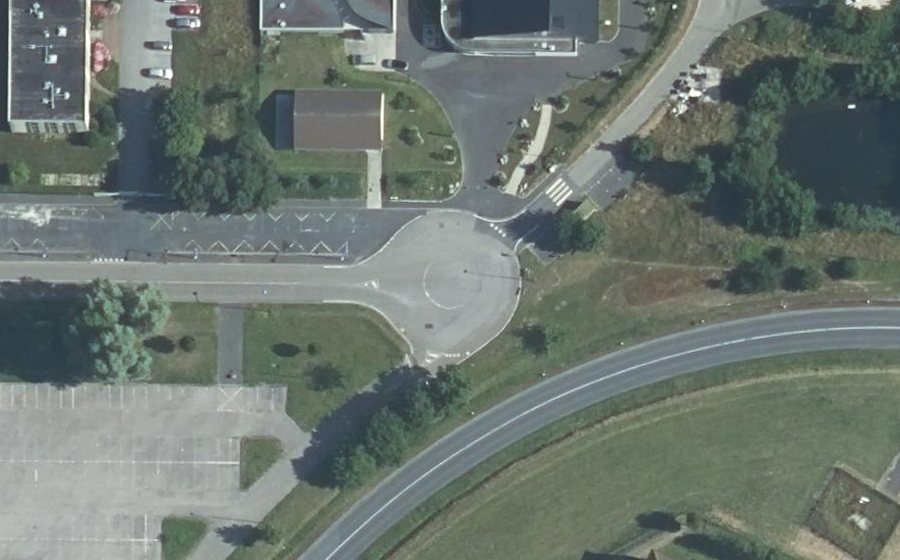 Vue aérienne du Mini-giratoire n°2140158008