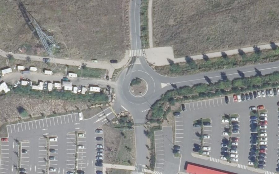 Vue aérienne du Rond-point anonyme n°1021406540