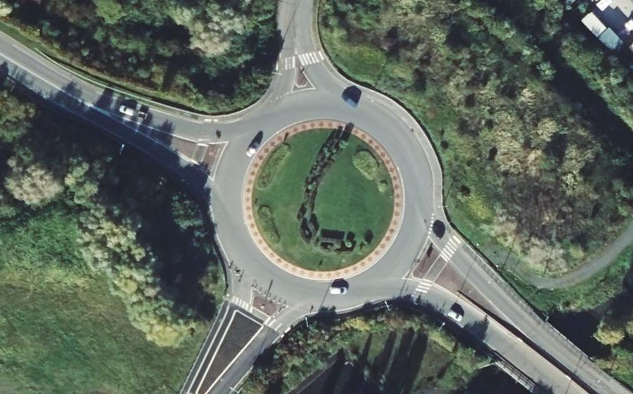 Vue aérienne du Rond-point anonyme n°102148936