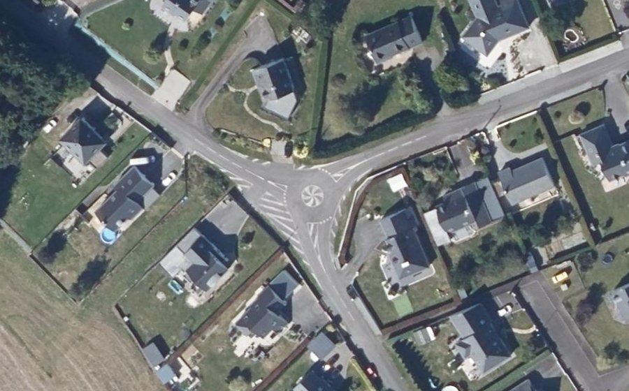 Vue aérienne du Mini-giratoire n°2180462136