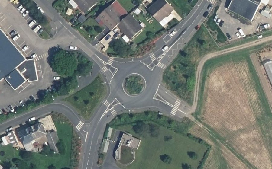 Vue aérienne du Rond-point anonyme n°1022204234