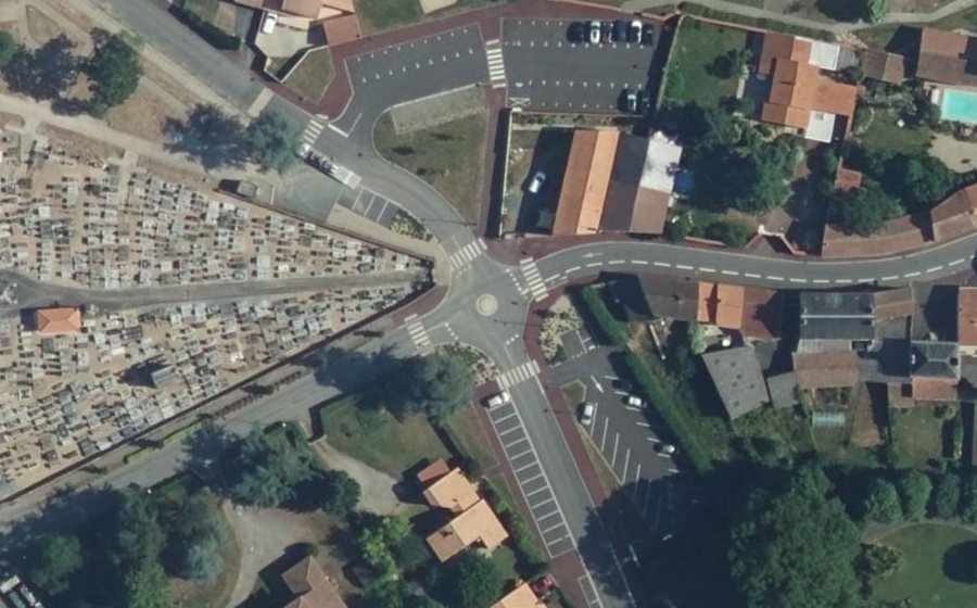 Vue aérienne du Mini-giratoire n°2241460165