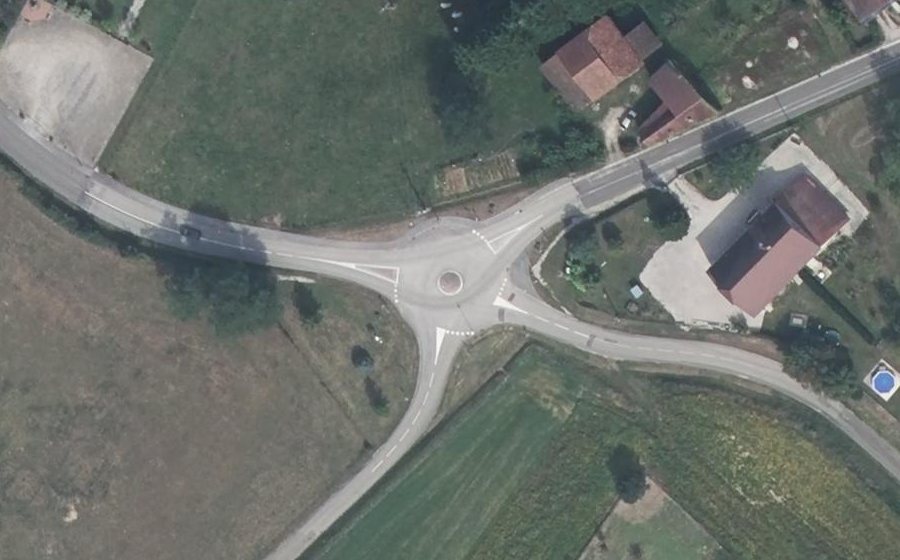 Vue aérienne du Mini-giratoire n°2252740324
