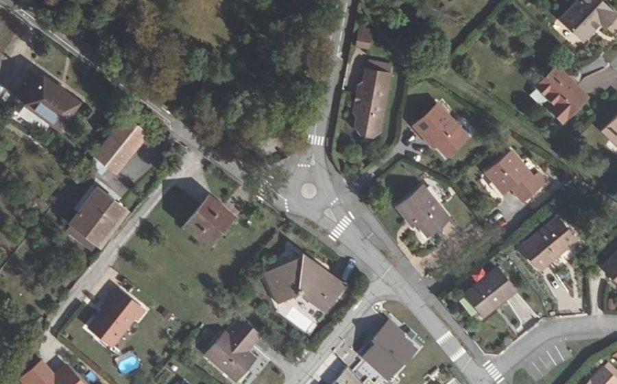 Vue aérienne du Mini-giratoire n°2257657036