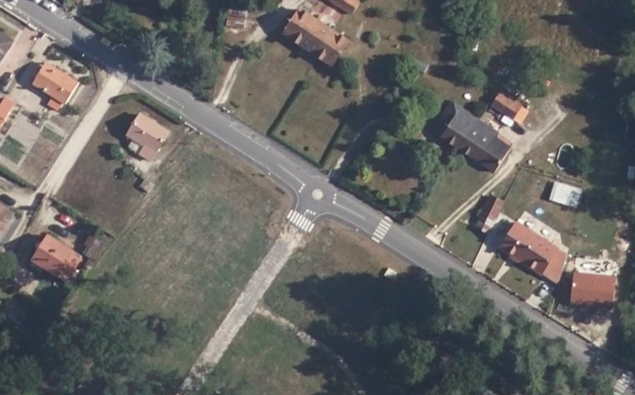 Vue aérienne du Mini-giratoire n°2272740278