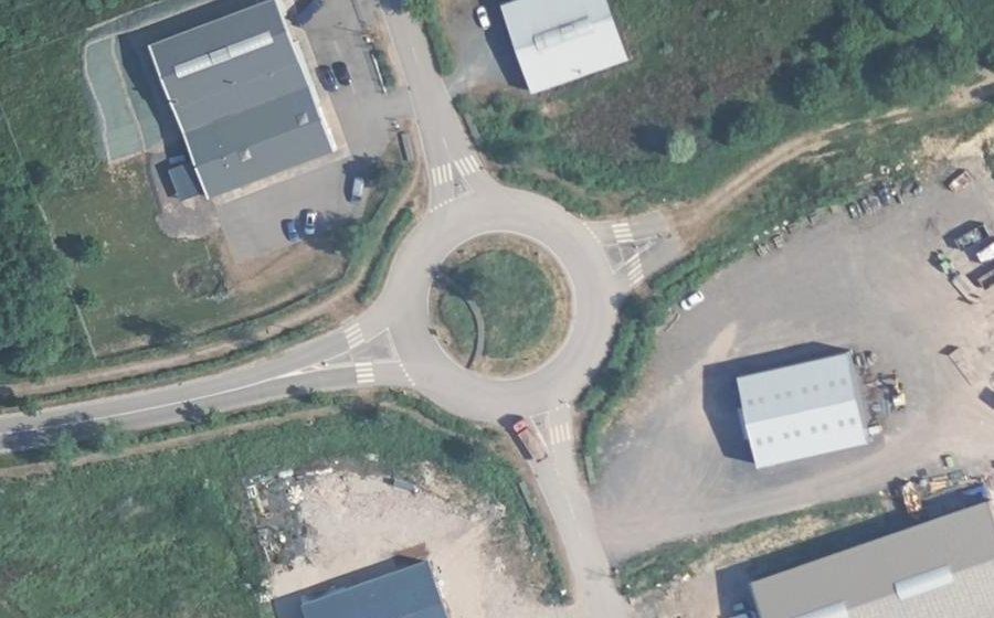 Vue aérienne du Rond-point anonyme n°102309878