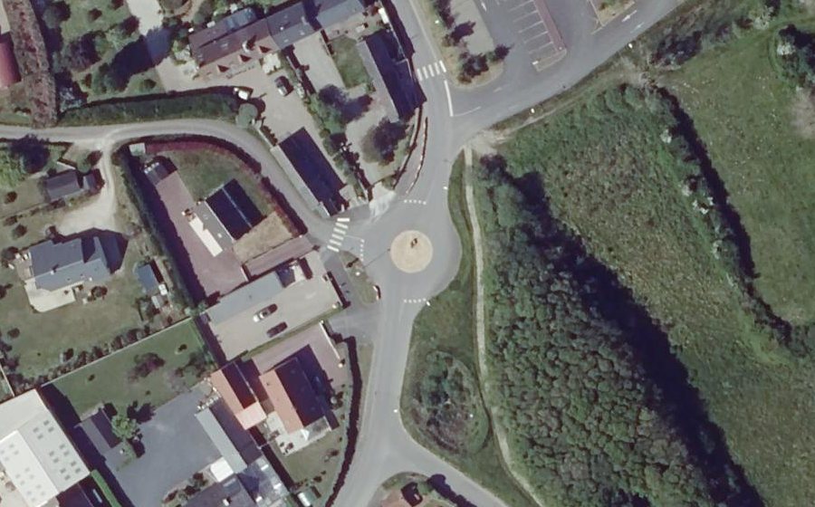Vue aérienne du Mini-giratoire n°2326233012