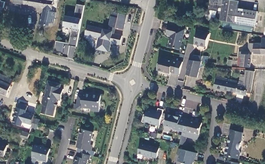 Vue aérienne du Mini-giratoire n°2330300478