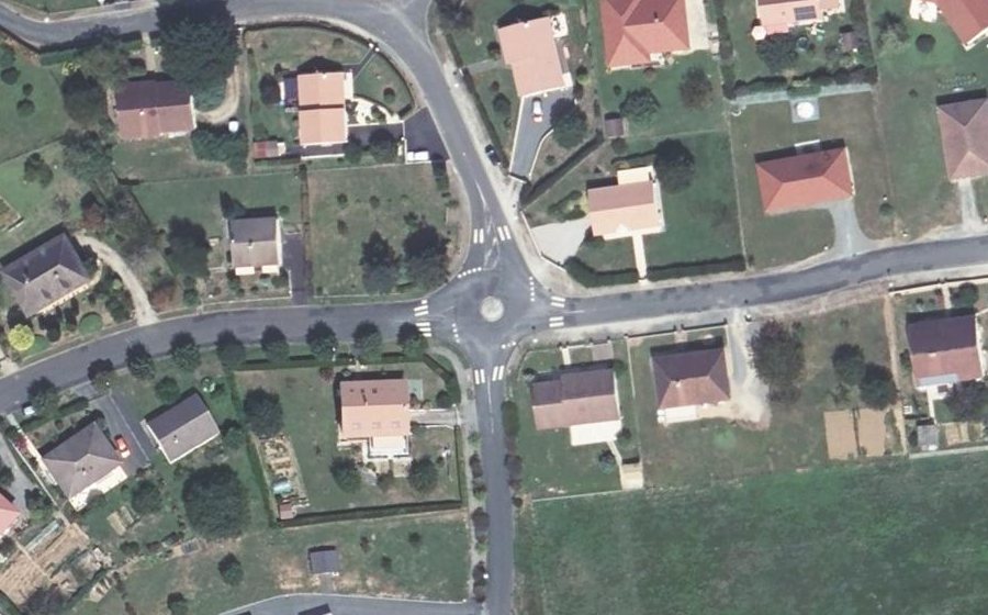 Vue aérienne du Mini-giratoire n°2393764697