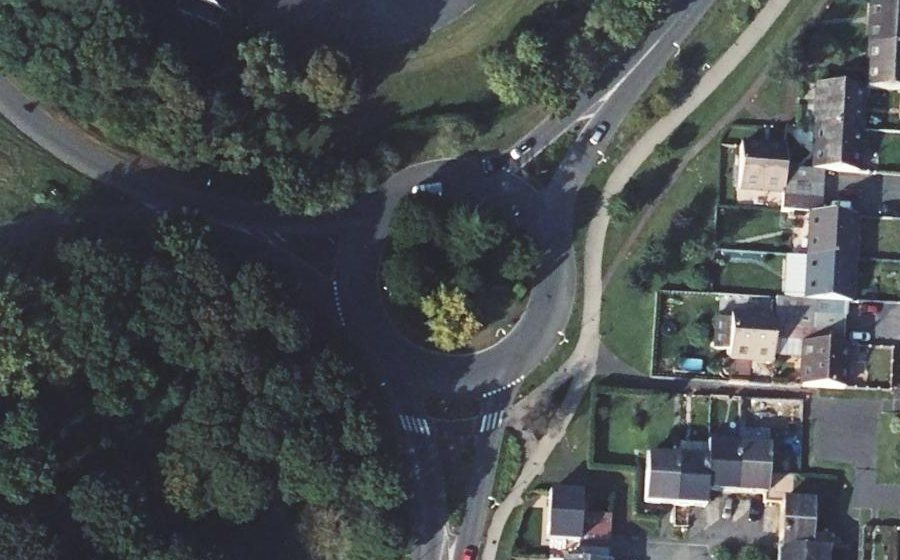 Vue aérienne du Rond-point anonyme n°102417877