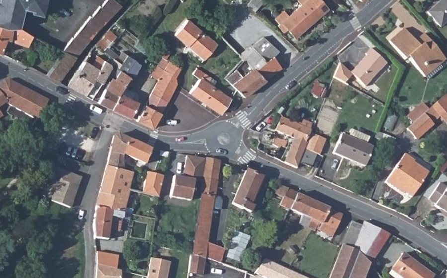 Vue aérienne du Mini-giratoire n°2420821673