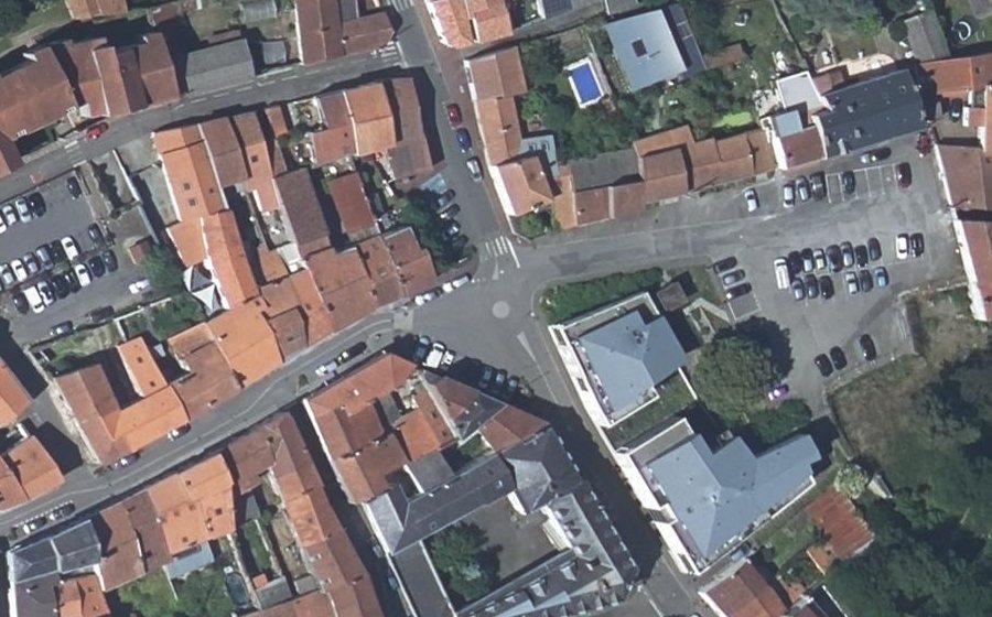 Vue aérienne du Mini-giratoire n°2426677555