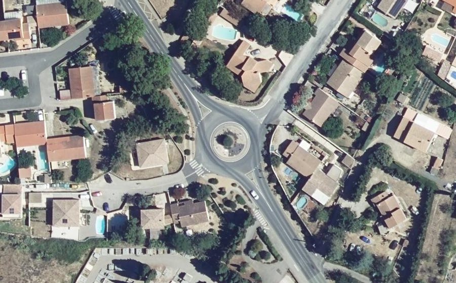 Vue aérienne du Rond-point anonyme n°102432016