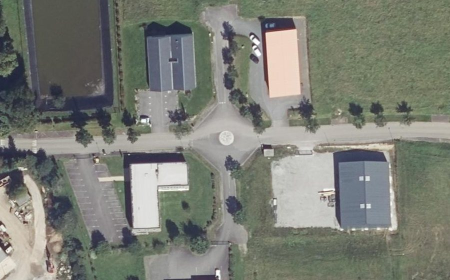 Vue aérienne du Mini-giratoire n°2440690253