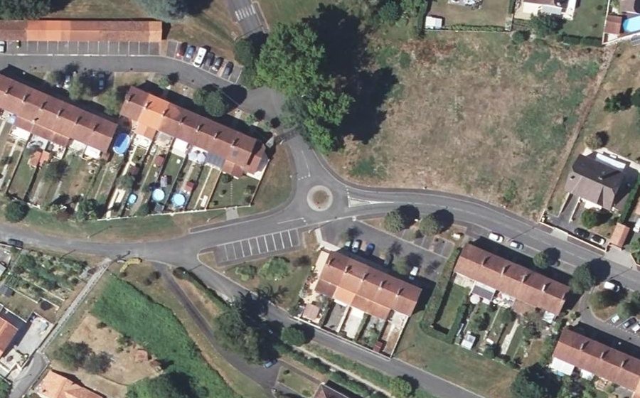 Vue aérienne du Mini-giratoire n°2441453278