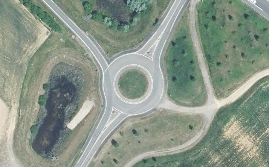 Vue aérienne du Rond-point anonyme n°1025287207