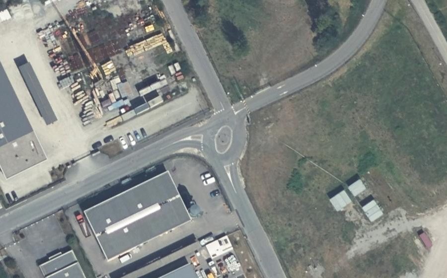 Vue aérienne du Rond-point anonyme n°1025627896
