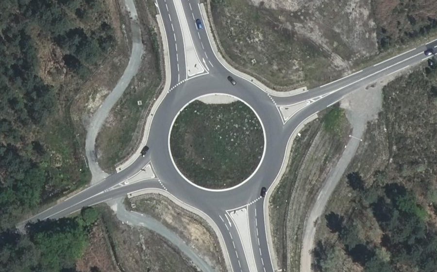 Vue aérienne du Rond-point anonyme n°1025788705