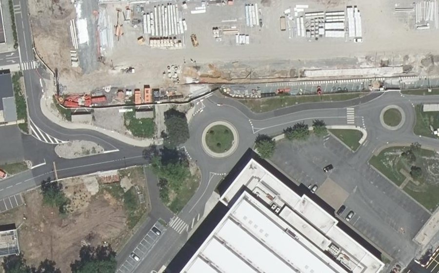 Vue aérienne du Rond-point anonyme n°1025791589