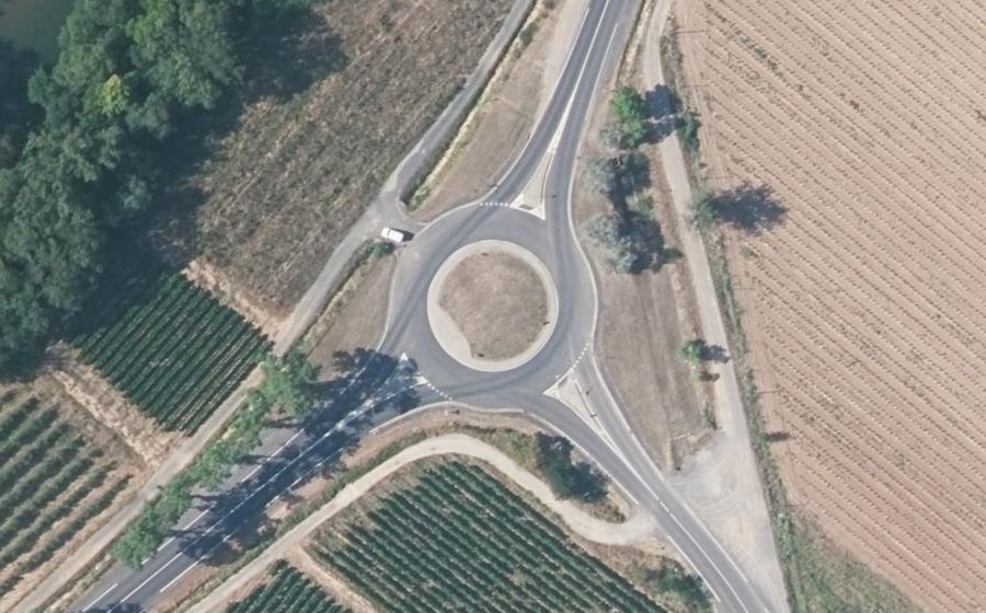 Vue aérienne du Rond-point anonyme n°1025968743