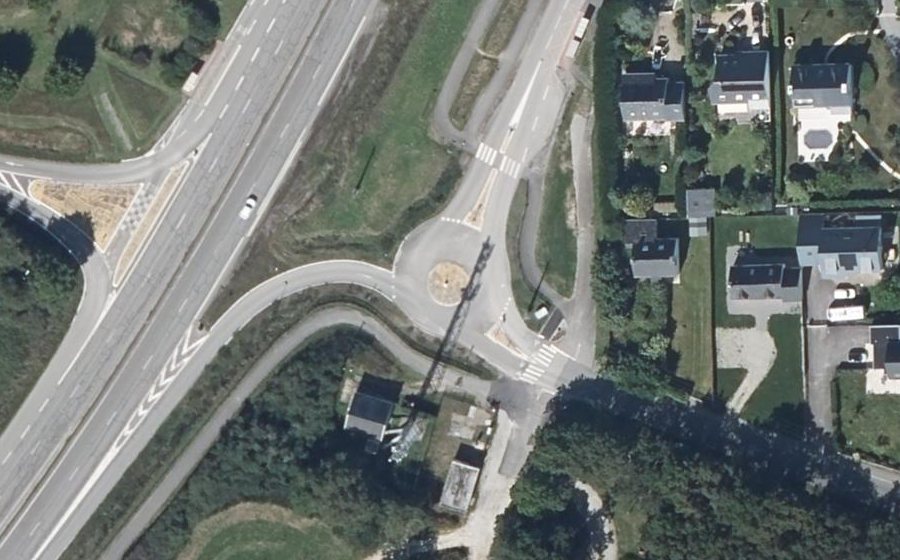 Vue aérienne du Rond-point anonyme n°1026131360