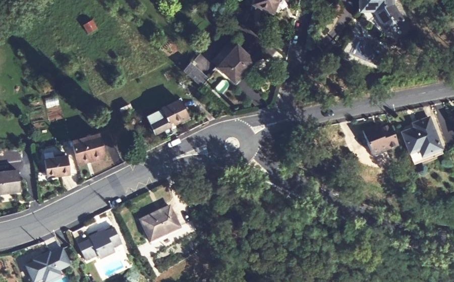 Vue aérienne du Rond-point anonyme n°102617912