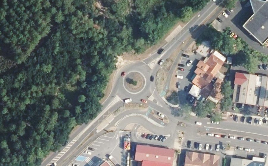 Vue aérienne du Rond-point anonyme n°1026190641