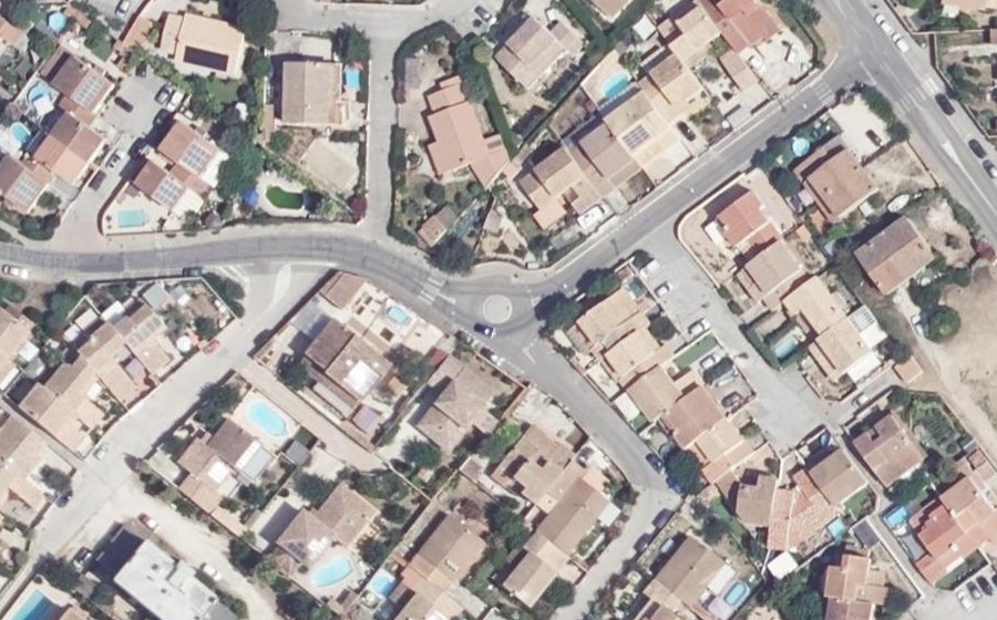 Vue aérienne du Rond-point anonyme n°1026439974