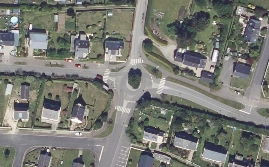 Vue aérienne du Rond-point anonyme n°1026648224