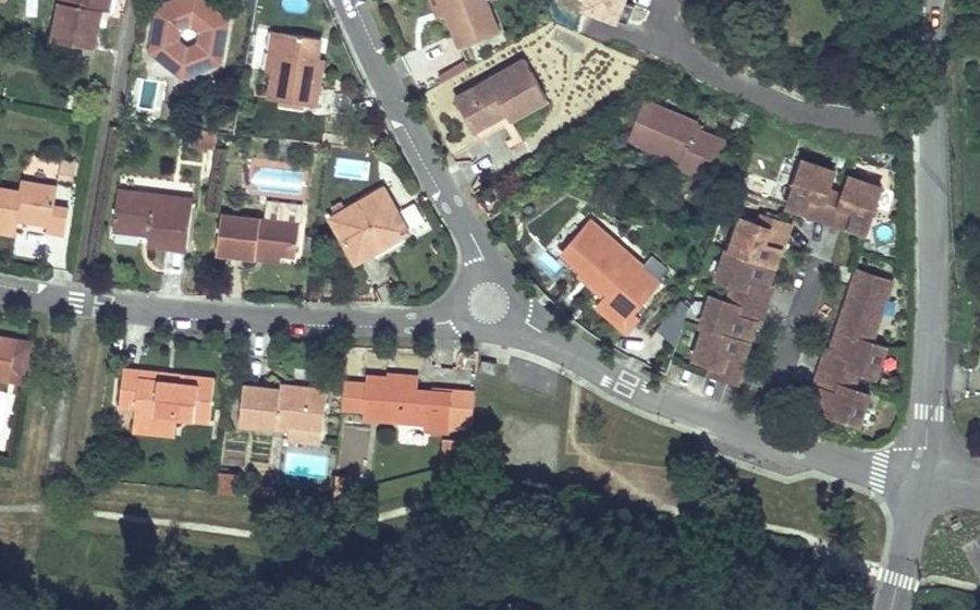Vue aérienne du Mini-giratoire n°2671078205