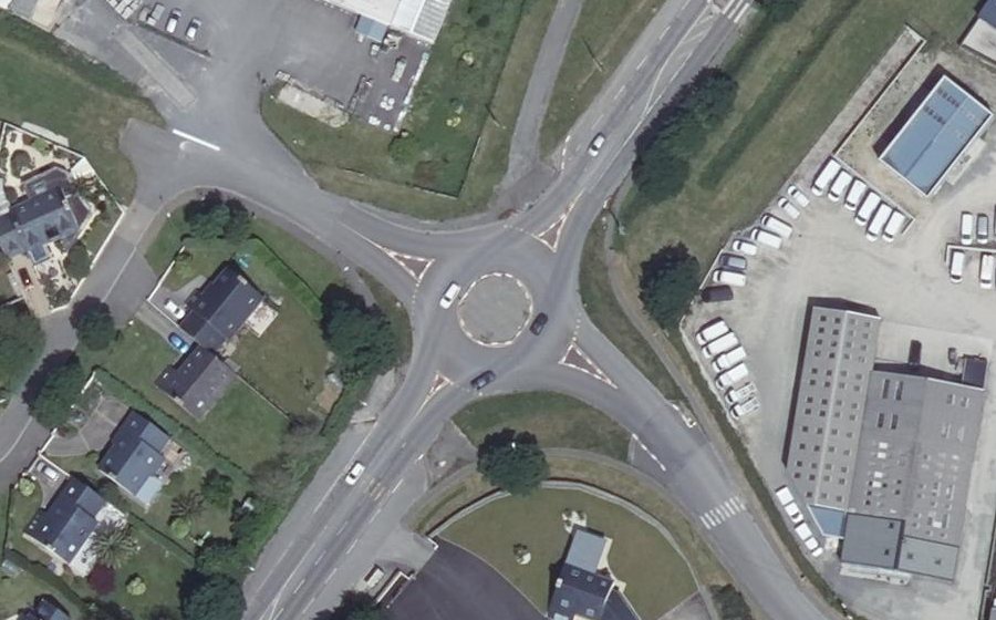 Vue aérienne du Rond-point anonyme n°1026734337