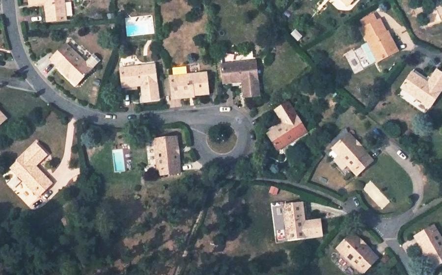 Vue aérienne du Rond-point anonyme n°102677719