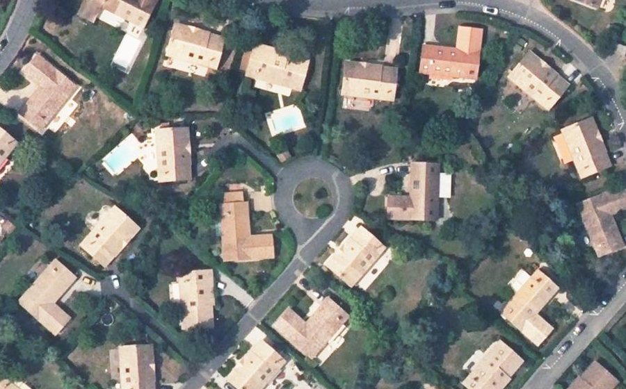 Vue aérienne du Rond-point anonyme n°102677730