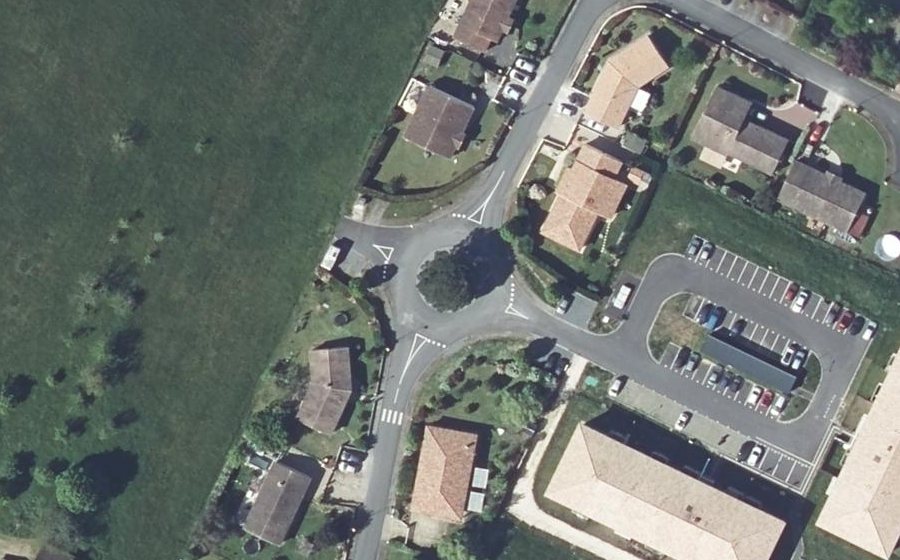 Vue aérienne du Mini-giratoire n°2702462461