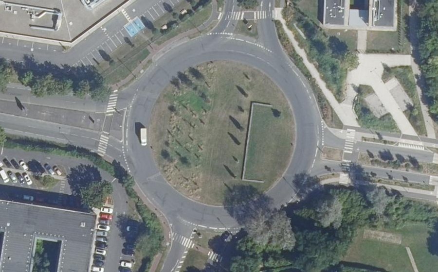 Vue aérienne du Rond-point anonyme n°1027059665