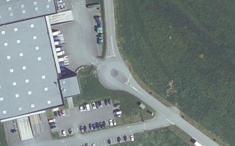 Vue aérienne du Rond-point anonyme n°1027422246