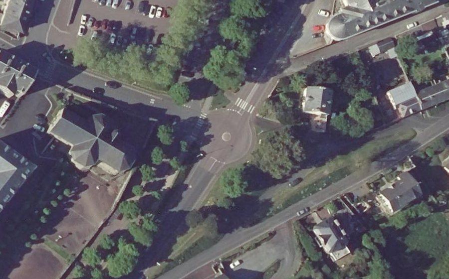 Vue aérienne du Rond-point anonyme n°1027485026