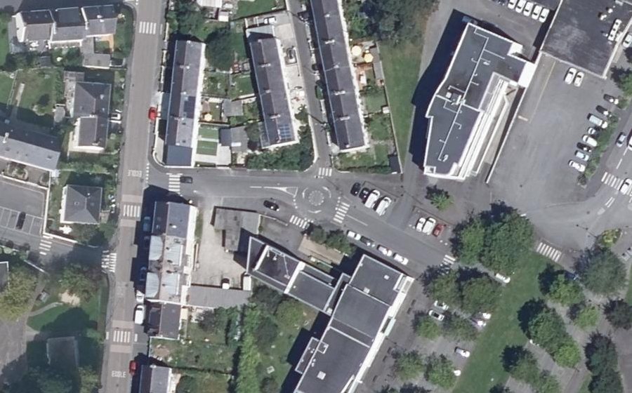 Vue aérienne du Rond-point anonyme n°1028304493