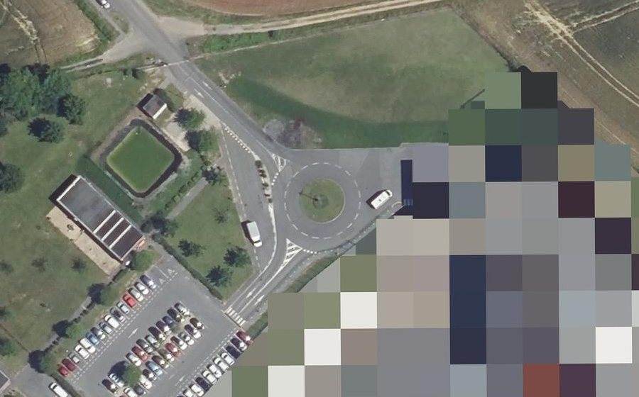 Vue aérienne du Rond-point anonyme n°102835616