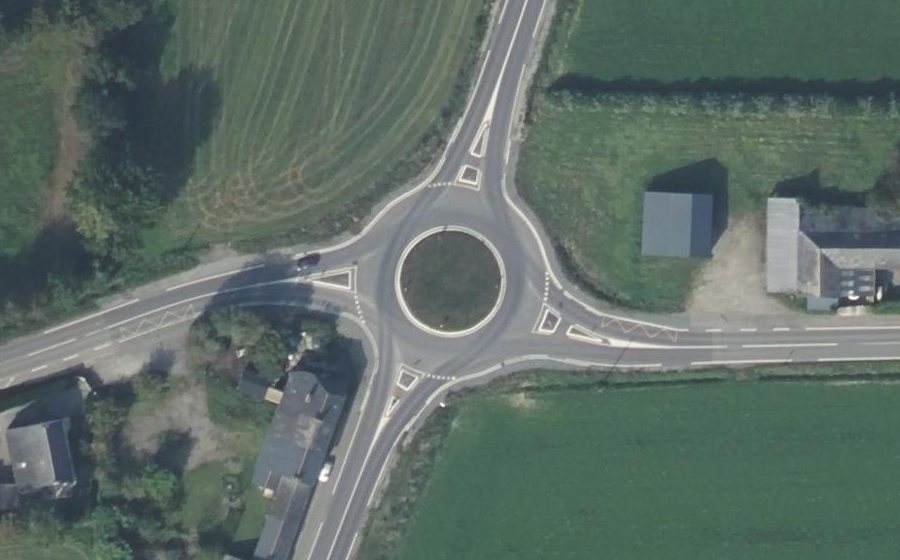 Vue aérienne du Rond-point anonyme n°1028609684