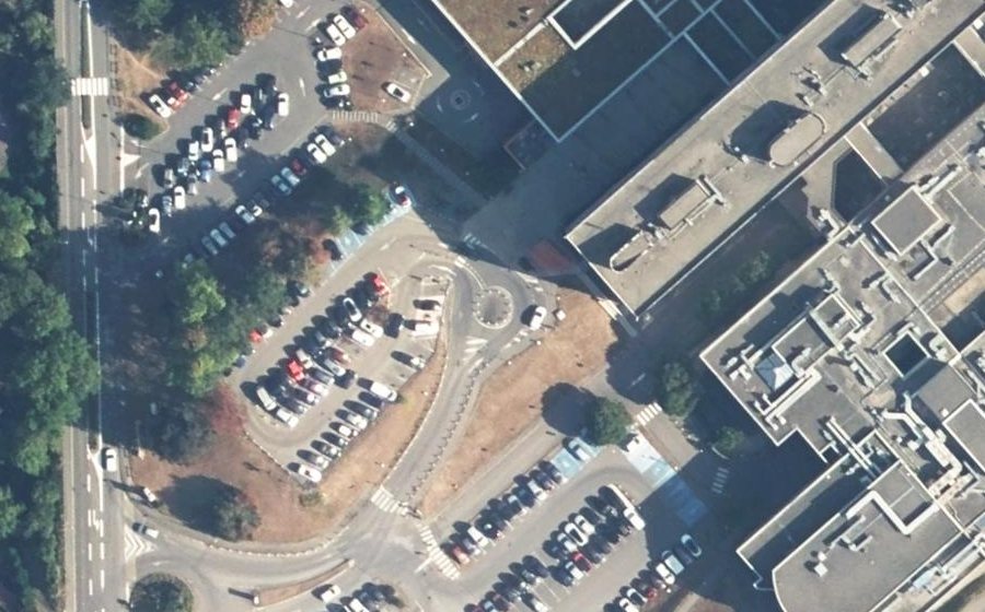Vue aérienne du Rond-point anonyme n°1028776862