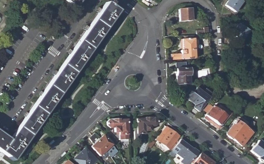 Vue aérienne du Rond-point anonyme n°1029055706